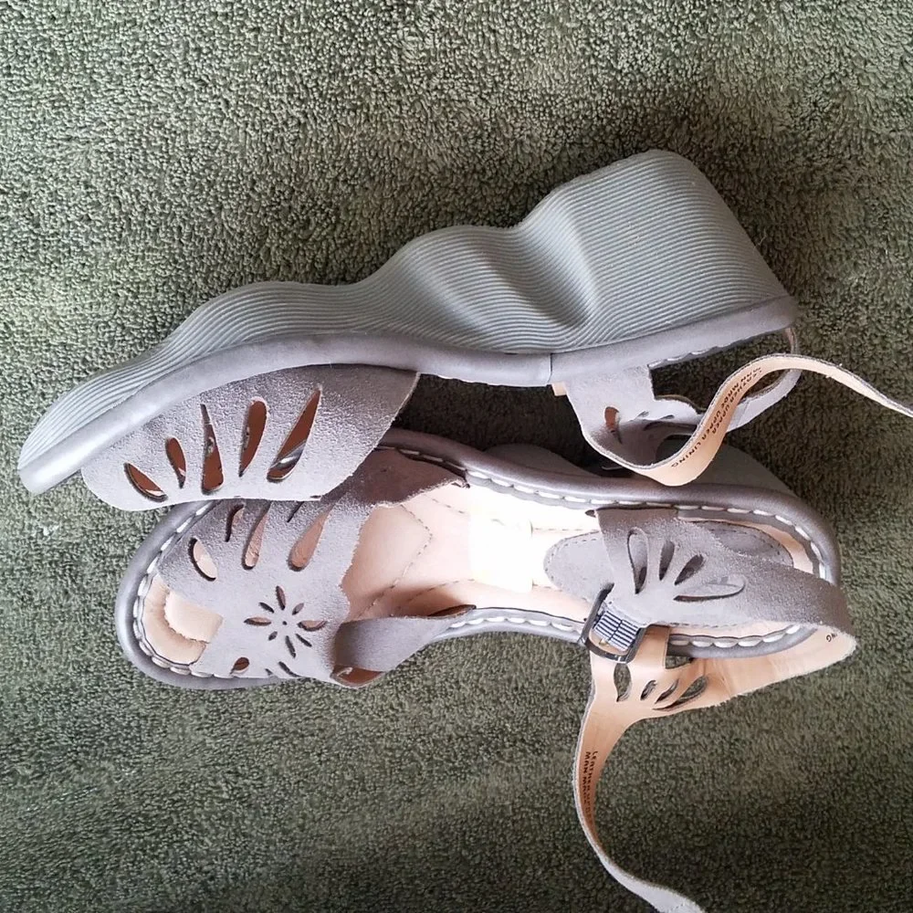 Womens Earth Wedge Sandal S 8 NWOT